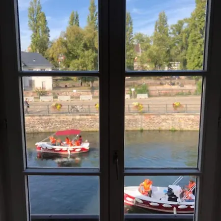 Au Bord De L'eau ستراسبورغ